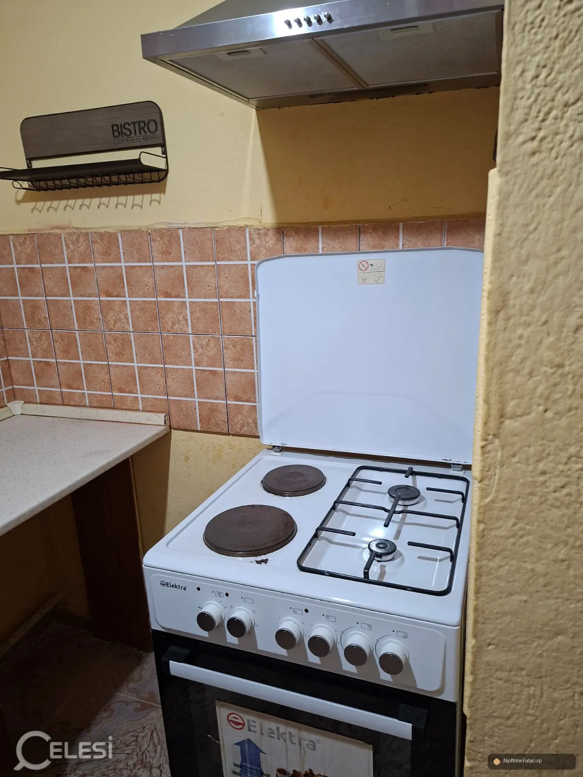 Foto 1/8: SHTËPI ME QERA - 100M NGA QENDRA KRISTAL, ne zone rezidenciale, prane sherbimit urban, qendrave tregetare dhe universiteteve, në Tiranë — Çmimi: € 65000.00 | NjoftimeFalas.vip