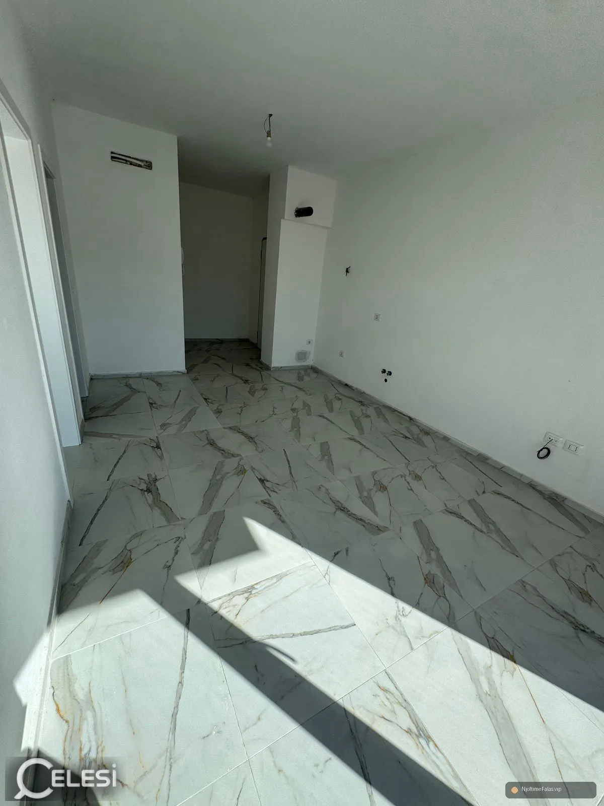 Foto 3/8: apartament me qera - Kompleksi Aura, rr.Dritan Hoxha, në Tiranë — Çmimi: € 45000.00 | NjoftimeFalas.vip