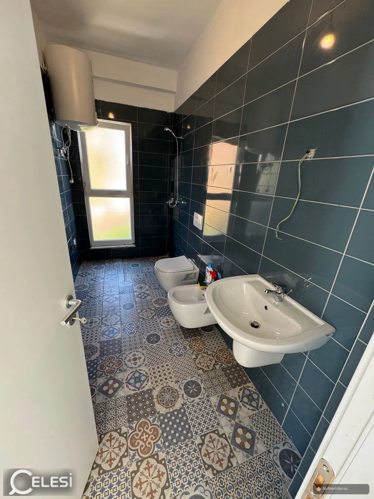 Foto 8/8: apartament me qera - Kompleksi Aura, rr.Dritan Hoxha, në Tiranë — Çmimi: € 45000.00 | NjoftimeFalas.vip