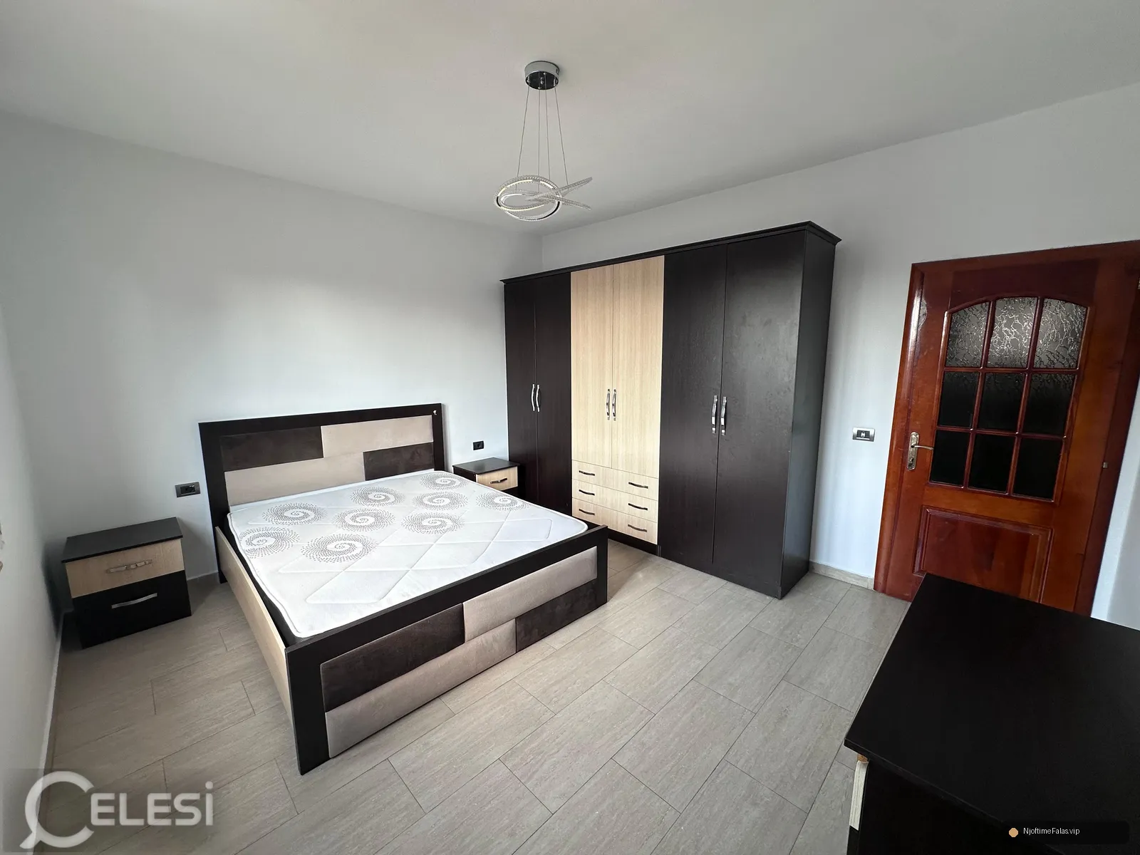 Foto 5/8: SHTEPI ME QERA - AFER ZOGUT TE ZI, RR. HYSNI GERBOLLI në Tiranë — Çmimi: € 45000.00 | NjoftimeFalas.vip