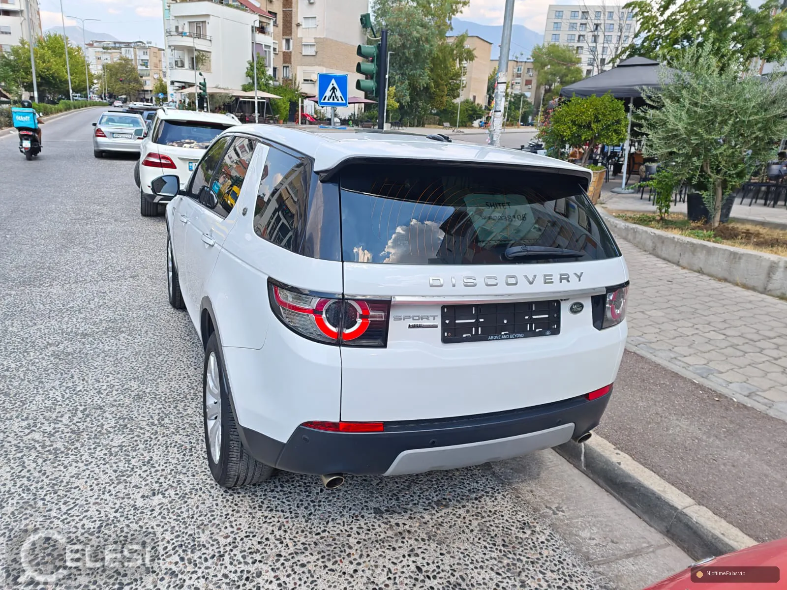 Foto 7/8: Shitet sapo ardhur Land Rover Discovery Sport 2.0 Nafte 4x4 HSE Luxury 2016 në Tiranë — Çmimi: € 899000.00 | NjoftimeFalas.vip