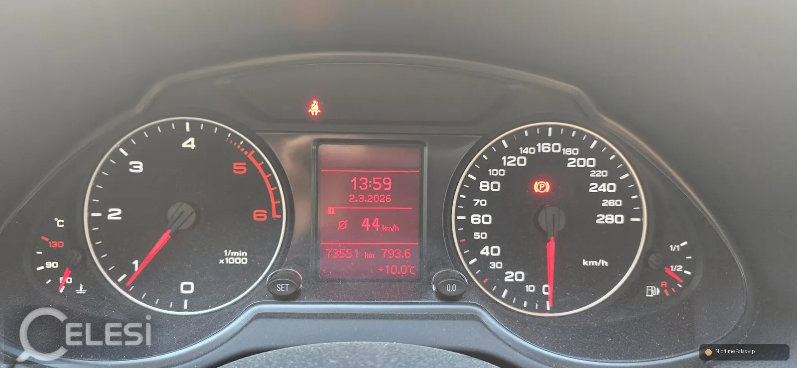 Foto 4/8: SUPER OKAZION: Audi Q5 (2012) – Vetëm 75,000 Km, 8000 Euro në Tiranë — Çmimi: € 8000.00 | NjoftimeFalas.vip