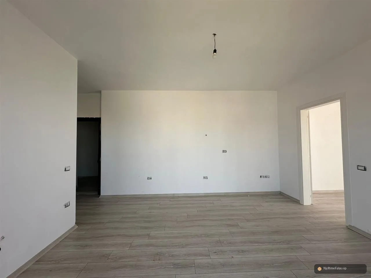 Foto 5/8: 0682064333 SHITET APARTAMENT 1+1 NE PLAZH ! në Durrës — Çmimi: € 76000.00 | Njoftime falas