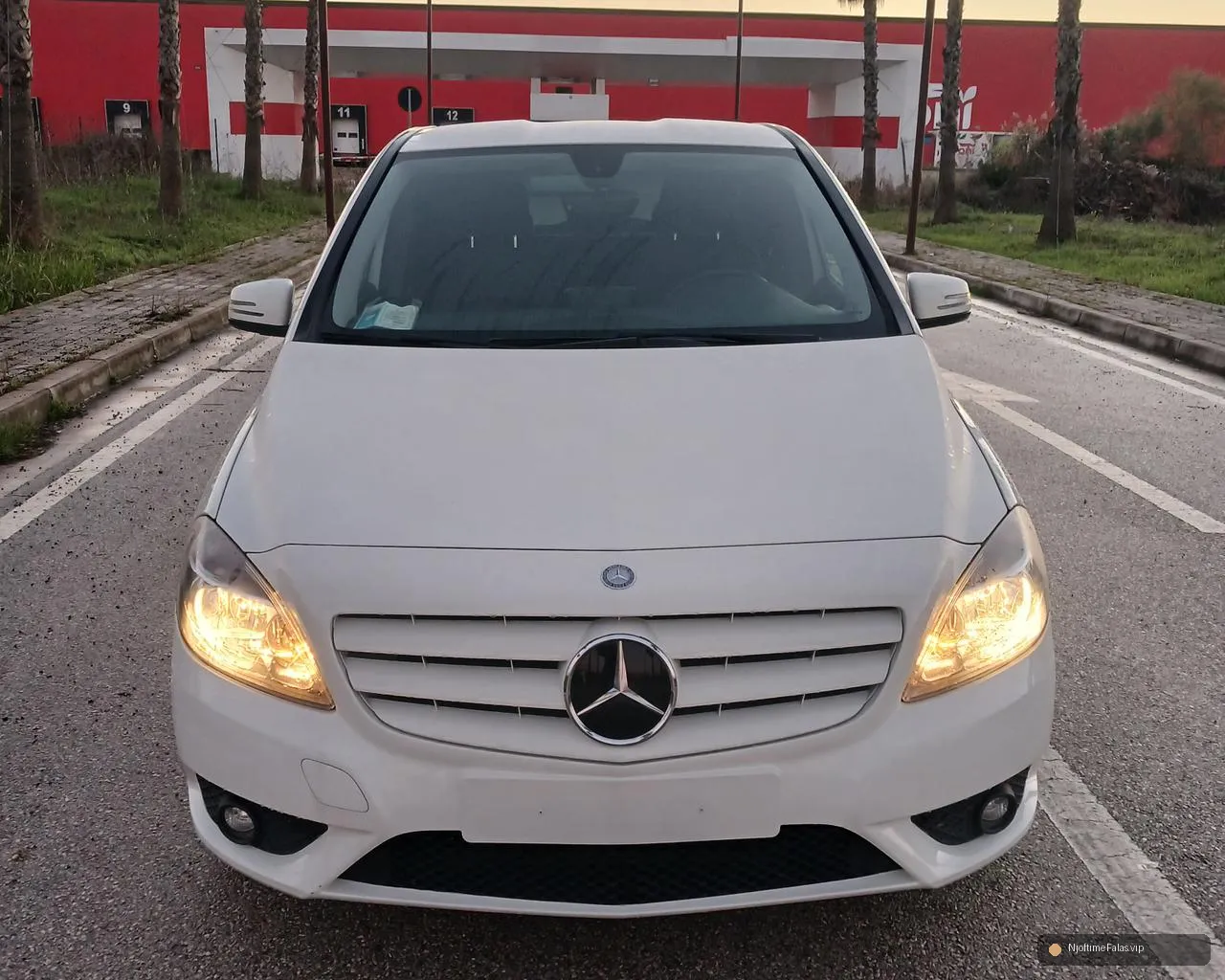 Foto 2/8: B klas në Lushnjë | NjoftimeFalas.vip