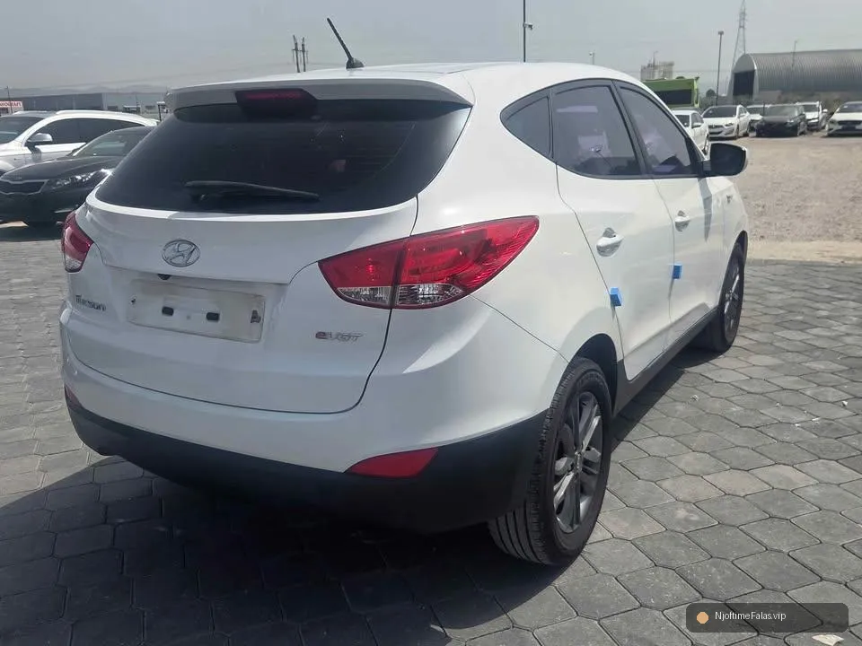 Foto 4/7: Hyundai Tucson 2.0 nafte 2014 në Durrës — Çmimi: € 6800.00 | NjoftimeFalas.vip