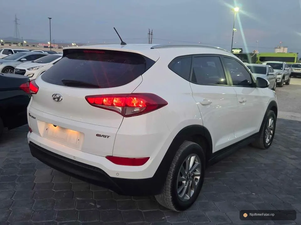 Foto 3/8: Hyundai Tucson 1.7 nafte viti 2016 në Durrës — Çmimi: € 8700.00 | NjoftimeFalas.vip