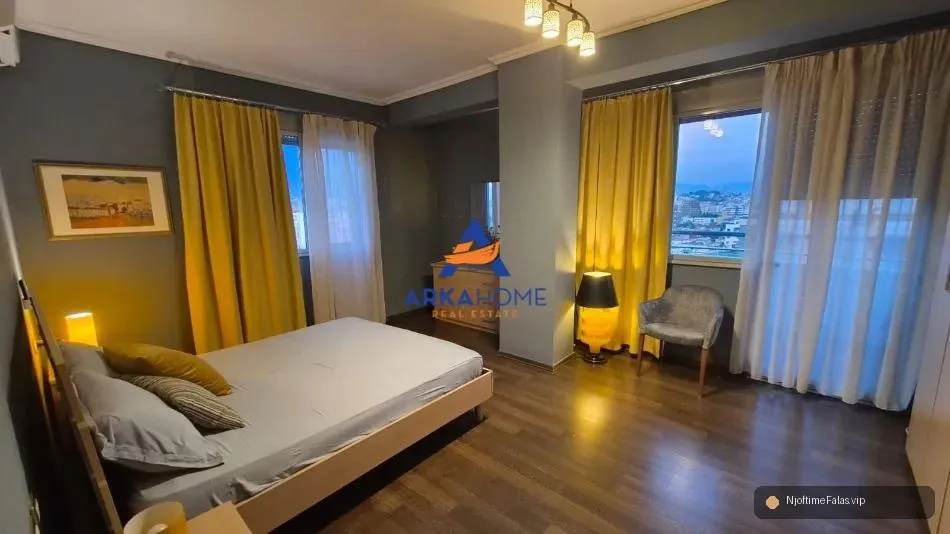 Foto 1/5: JEPET APARTAMENT ME QERA 1+1+BALLKONE "KOMPLEKSI HALILI, PRA në Tiranë — Çmimi: € 690.00 | NjoftimeFalas.vip