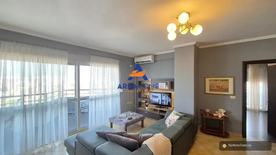Foto 4/5: JEPET APARTAMENT ME QERA 1+1+BALLKONE "KOMPLEKSI HALILI, PRA në Tiranë — Çmimi: € 690.00 | NjoftimeFalas.vip