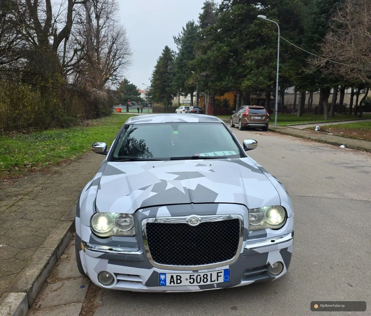 Foto 4/4: Shitet Chrysler 300C 2006 në Korçë — Çmimi: € 450000.00 | NjoftimeFalas.vip