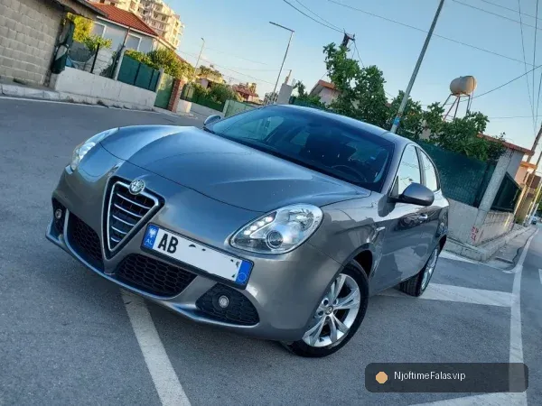 Vlore - Lungomare, shes makine Alfa Giulietta 2013 1.6Naft 4 Porta Nafte, gri e erret manuale Klima 218.865 km 5.400 € në Vlorë — Çmimi: € 5400.00 | NjoftimeFalas.vip