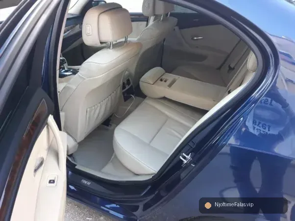 Foto 7/8: Vlore, shes makine BMW 528I 2009 Benzine/Gas Automat Benzin+Gaz, blu automatik Klima 206.000 km 10.000 € në Vlorë — Çmimi: € 10000.00 | NjoftimeFalas.vip