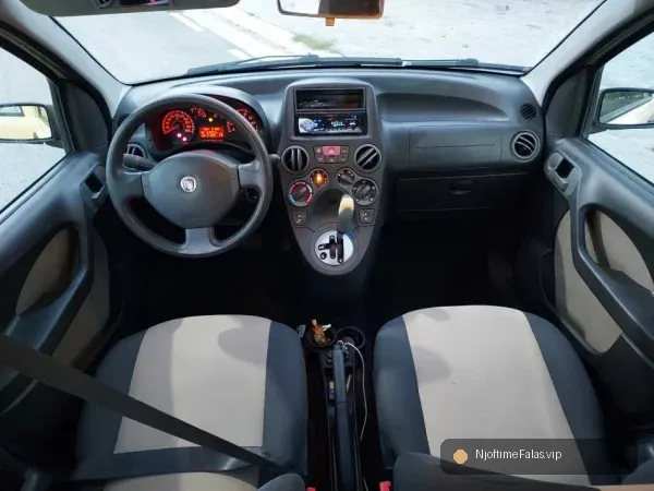 Foto 7/8: Vlore, shes makine Fiat Panda Automat 2009 1.2 Ben,in/Gas(Fabrike) Benzin+Gaz, e verdhë automatik Kondicioner 172 mij km 4.000 € në Vlorë — Çmimi: € 4000.00 | NjoftimeFalas.vip