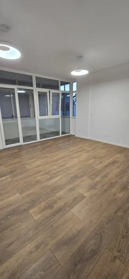 Foto 3/5: Tirane, shitet apartament 2+1 Kati 7, 93 m² 218.000 € (MINE PEZA) në Tiranë — Çmimi: € 218000.00 | Njoftime falas