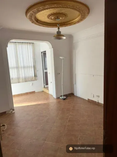 SHITET APARTAMENT 4+1+2 350.000 € (ISH EKSPOZITA) në Tiranë — Çmimi: € 350000.00 | NjoftimeFalas.vip