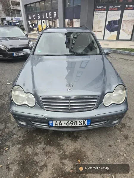 Foto 1/7: Tirane, shes makine me portobagazh Shitet Mercedes-Benz 200 nafte, facelift – W203, viti 2006, Manuale Klima 262.000 km - 310,000 leke i diskutueshem në Tiranë — Çmimi: € 4400.00 | NjoftimeFalas.vip
