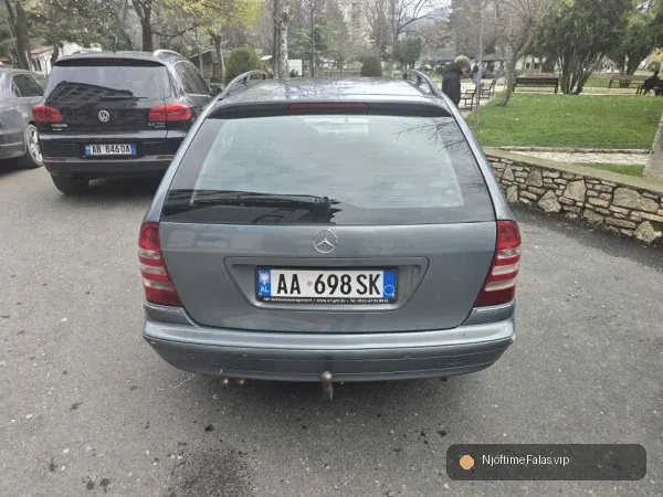 Foto 7/7: Tirane, shes makine me portobagazh Shitet Mercedes-Benz 200 nafte, facelift – W203, viti 2006, Manuale Klima 262.000 km - 310,000 leke i diskutueshem në Tiranë — Çmimi: € 4400.00 | NjoftimeFalas.vip