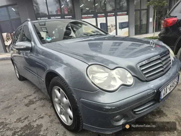 Foto 7/7: Tirane, shitet makine Shitet Mercedes-Benz 200 – W230, viti 2006 - Manual - 310,000 lek i diskutueshëm Nafte, blu e hapur manuale Klima 262.000 km në Tiranë — Çmimi: € 4400.00 | NjoftimeFalas.vip