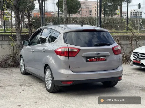 Foto 4/8: Tirane, shes makine Ford C Max Nafte, gri metalizato manuale Klima 182.000 km në Tiranë | NjoftimeFalas.vip