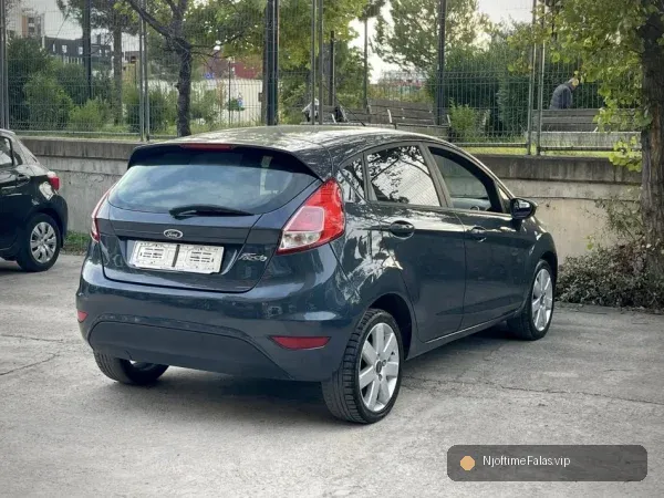 Foto 3/7: Tirane, shes makine FORD FIESTA TITANIUM Benzin+Gaz, gri metalizato manuale Klima 167.000 km në Tiranë | NjoftimeFalas.vip