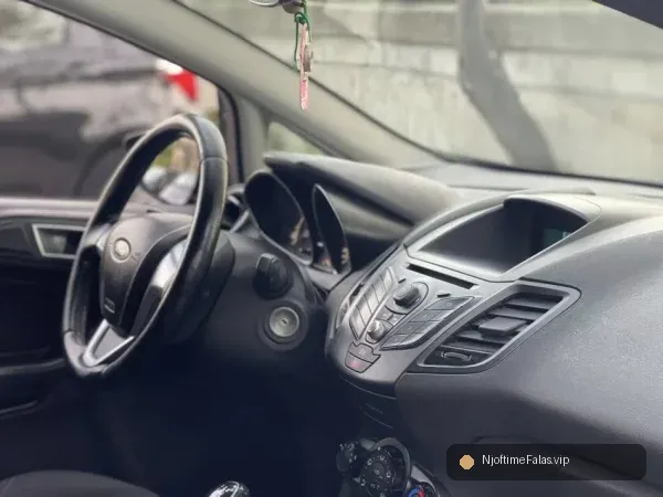 Foto 5/7: Tirane, shes makine FORD FIESTA TITANIUM Benzin+Gaz, gri metalizato manuale Klima 167.000 km në Tiranë | NjoftimeFalas.vip
