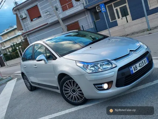 Foto 2/8: Vlore - Lungomare, shes makine Citroen C4 2010 1.4 Benzine Benzin, e argjendtë manuale Klima 156.000 km 3.500 € në Vlorë — Çmimi: € 3501.00 | NjoftimeFalas.vip
