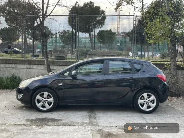 Foto 5/8: Tirane, shes makine Opel Astra Nafte, e bardhë automatik Klima 166.000 km , CMIM 4.9 MIL LEKE në Tiranë | NjoftimeFalas.vip