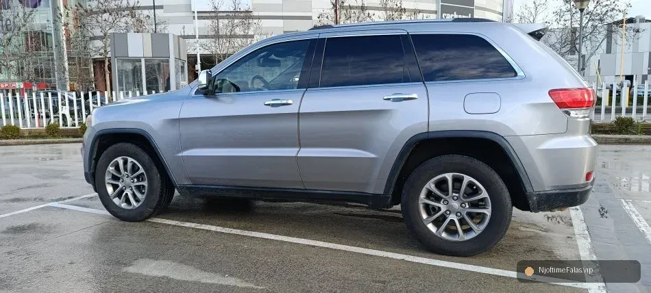 Foto 3/8: Tirane, shes SUV Grand Cherokee Limited edition 3.0L Nafte, gri e erret automatik Klima 120milje nderrohet me 7vendeshe në Tiranë — Çmimi: € 96.00 | NjoftimeFalas.vip