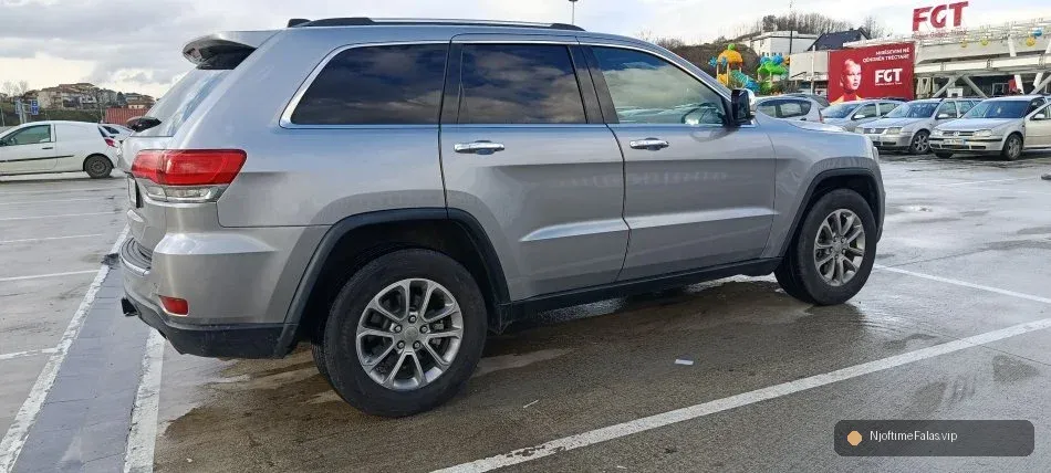 Foto 7/8: Tirane, shes SUV Grand Cherokee Limited edition 3.0L Nafte, gri e erret automatik Klima 120milje nderrohet me 7vendeshe në Tiranë — Çmimi: € 96.00 | NjoftimeFalas.vip