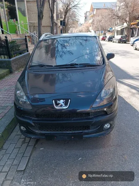 Tirane, shes makine peugeot 1007 Benzin, e zeze tiptronik Kondicioner 1.500 € në Tiranë — Çmimi: € 1500.00 | Njoftime falas