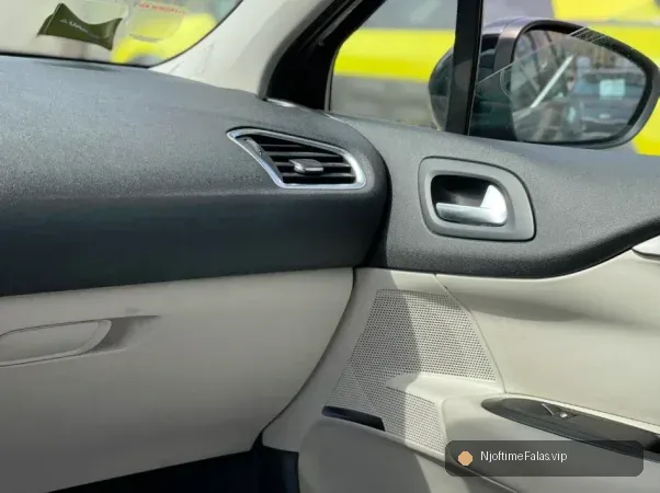 Foto 7/8: Tirane, shes makine Citroen C4 Nafte, e zeze automatik Klima 218.000 km 5.6MIL LEKE në Tiranë | NjoftimeFalas.vip
