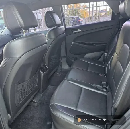 Foto 8/8: Fier, shes makine Hyundai Tucson Nafte, gri e erret automatik Klima 190.000 km 11500€ në Fier — Çmimi: € 11500.00 | NjoftimeFalas.vip