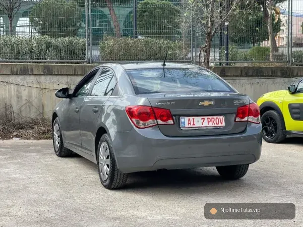 Foto 3/8: Tirane, shes makine CHEVROLET CRUZE LT Nafte, gri e erret automatik Klima 223.000 km në Tiranë | NjoftimeFalas.vip