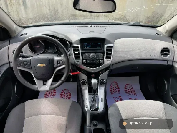 Foto 6/8: Tirane, shes makine CHEVROLET CRUZE LT Nafte, gri e erret automatik Klima 223.000 km në Tiranë | NjoftimeFalas.vip