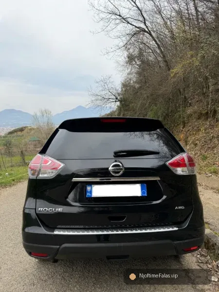 Foto 2/7: Tirane, shitet makine Nissan Rogue Benzin+Gaz, e zeze automatik Klima 171.000 km në Tiranë — Çmimi: € 9000.00 | NjoftimeFalas.vip