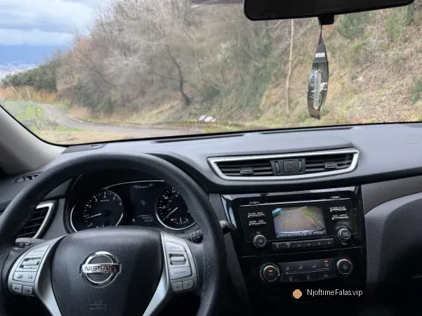 Foto 5/7: Tirane, shitet makine Nissan Rogue Benzin+Gaz, e zeze automatik Klima 171.000 km në Tiranë — Çmimi: € 9000.00 | NjoftimeFalas.vip