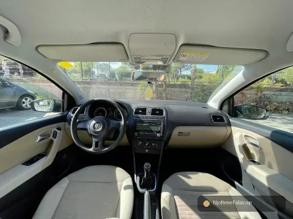 Foto 4/7: Tirane, shes makine VW POLO BENZIN GAZ Benzin+Gaz, gri e erret manuale Klima 204.000 km në Tiranë | NjoftimeFalas.vip