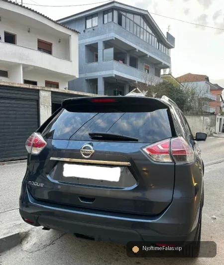 Foto 2/8: Tirane, shitet makine Nissan Rogue/ X Trail Benzin, blu automatik 150.000 km në Tiranë — Çmimi: € 7700.00 | NjoftimeFalas.vip