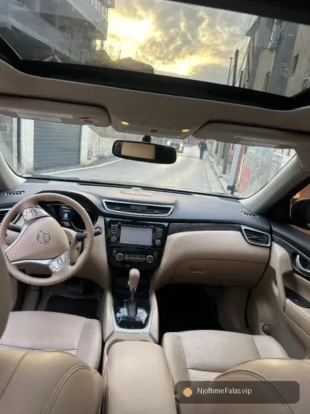 Foto 5/8: Tirane, shitet makine Nissan Rogue/ X Trail Benzin, blu automatik 150.000 km në Tiranë — Çmimi: € 7700.00 | NjoftimeFalas.vip