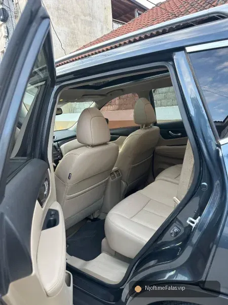 Foto 7/8: Tirane, shitet makine Nissan Rogue/ X Trail Benzin, blu automatik 150.000 km në Tiranë — Çmimi: € 7700.00 | NjoftimeFalas.vip