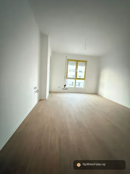 Foto 2/4: Tirane, shitet apartament 1+1 Kati 10, 64 m² 120.000 € (RRUGA 5 MAJI) në Tiranë — Çmimi: € 120000.00 | Njoftime falas