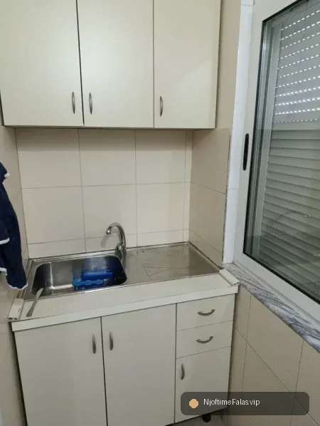 Foto 4/8: Tirane, shitet apartament 1+1 Kati 5, 60 m² 120.000 € (Xhamlliku) në Tiranë — Çmimi: € 120000.00 | Njoftime falas