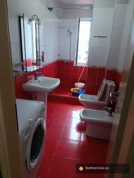 Foto 8/8: Tirane, shitet apartament 1+1 Kati 5, 60 m² 120.000 € (Xhamlliku) në Tiranë — Çmimi: € 120000.00 | Njoftime falas
