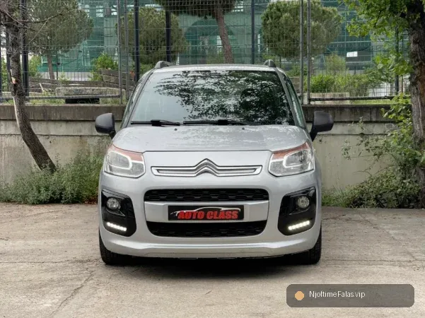 Tirane, shes makine CITROEN C3 PICASSO Nafte, gri metalizato manuale Klima 170.000 km në Tiranë | NjoftimeFalas.vip