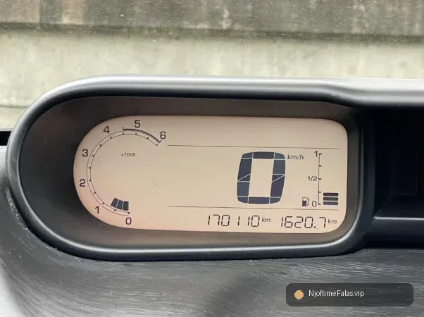 Foto 6/7: Tirane, shes makine CITROEN C3 PICASSO Nafte, gri metalizato manuale Klima 170.000 km në Tiranë | NjoftimeFalas.vip