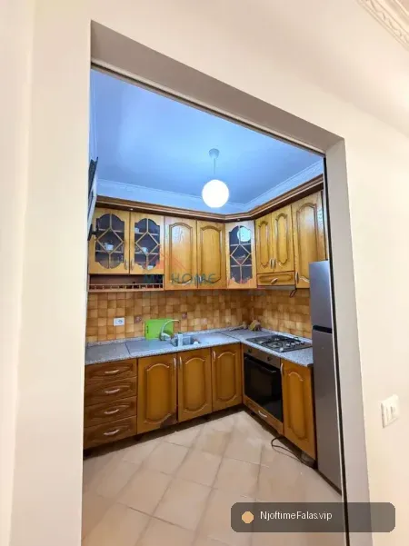 Foto 2/5: Tirane, shitet apartament 1+1+Ballkon Kati 5, 64 m² 135.000 € (Ali Demi) në Tiranë — Çmimi: € 135000.00 | NjoftimeFalas.vip
