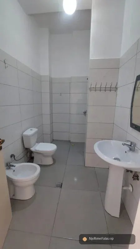 Foto 4/5: Tirane, shitet apartament 1+1 Kati 2, 85.000 € (Fresku) në Tiranë — Çmimi: € 85000.00 | Njoftime falas