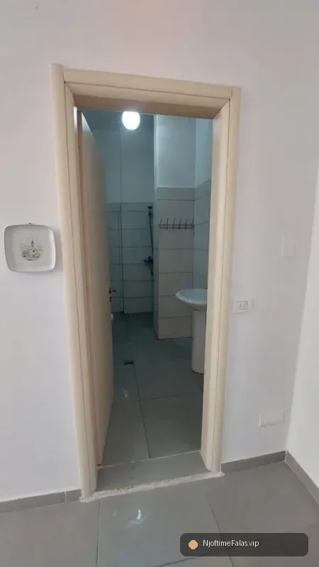Foto 5/5: Tirane, shitet apartament 1+1 Kati 2, 85.000 € (Fresku) në Tiranë — Çmimi: € 85000.00 | Njoftime falas