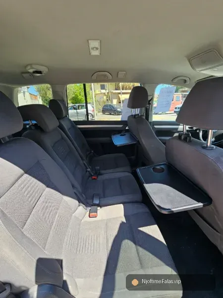 Foto 3/5: Durres, shitet makine Volkswagen Nafte, e argjendtë automatik Kondicioner 220.000 km 6000 € në Durrës — Çmimi: € 500000.00 | Njoftime falas