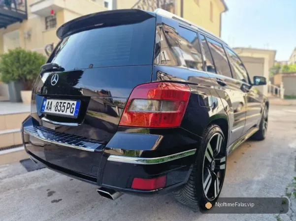 Foto 2/7: Durres, shitet SUV Mercedes Benz Nafte, e zeze automatik Kondicioner 237.216 km 9500 € në Durrës — Çmimi: € 9500.00 | Njoftime falas