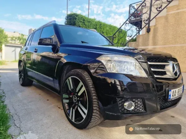 Foto 5/7: Durres, shitet SUV Mercedes Benz Nafte, e zeze automatik Kondicioner 237.216 km 9500 € në Durrës — Çmimi: € 9500.00 | Njoftime falas
